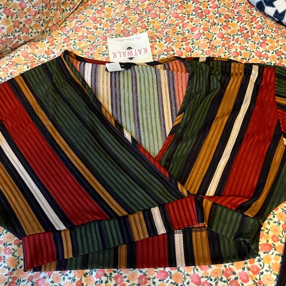 Cute long sleeve crop top - Picture 4 of 4